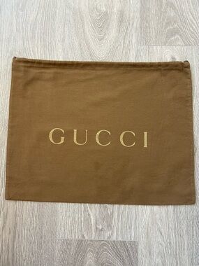 Gucci dust bag (C366)
